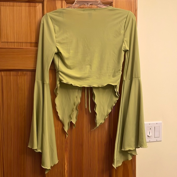 Green top - Picture 2 of 2